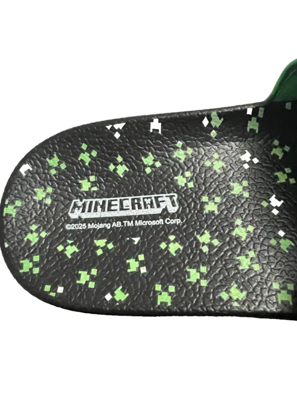 Minecraft Creeper Kids Slide Sandals - Size 4/5 - Green Black